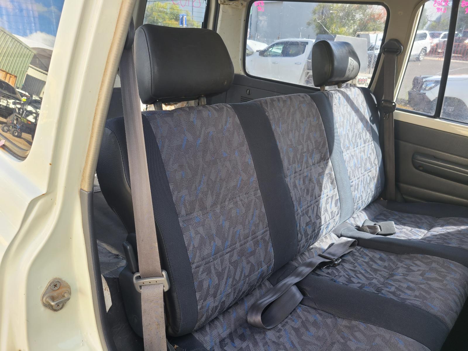 View Toyota Landcruiser 1996 4 Door Station Wagon