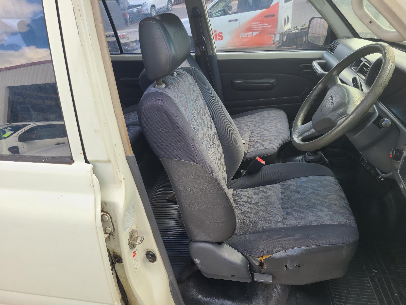 View Toyota Landcruiser 1996 4 Door Station Wagon