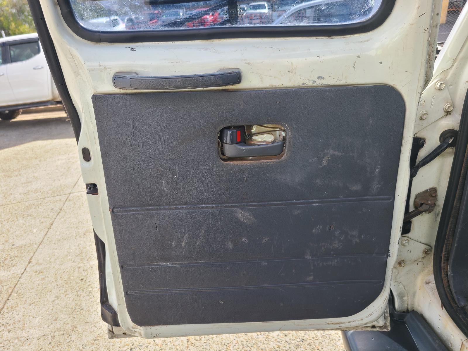 View Toyota Landcruiser 1996 4 Door Station Wagon
