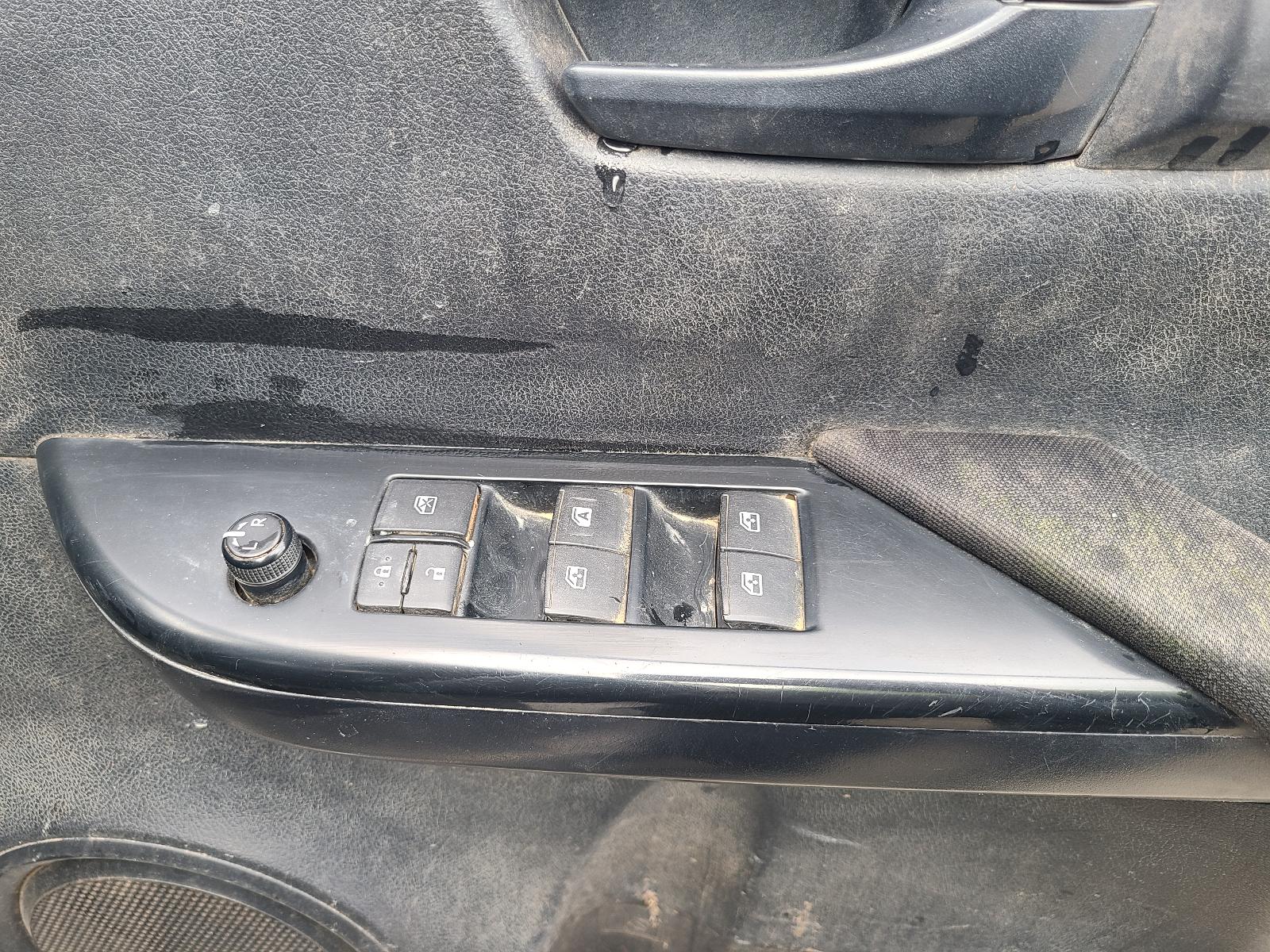 View Toyota Hilux 2015 4 Door Pickup