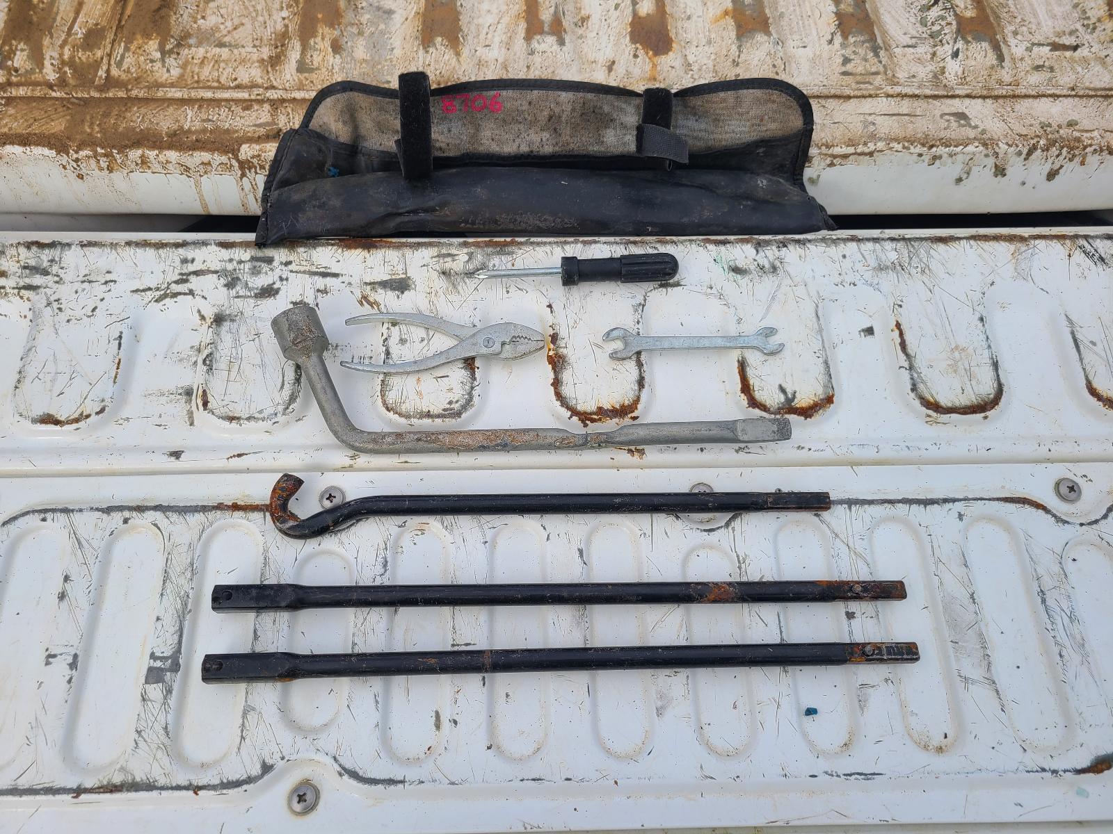 View Toyota Hilux 2015 4 Door Pickup