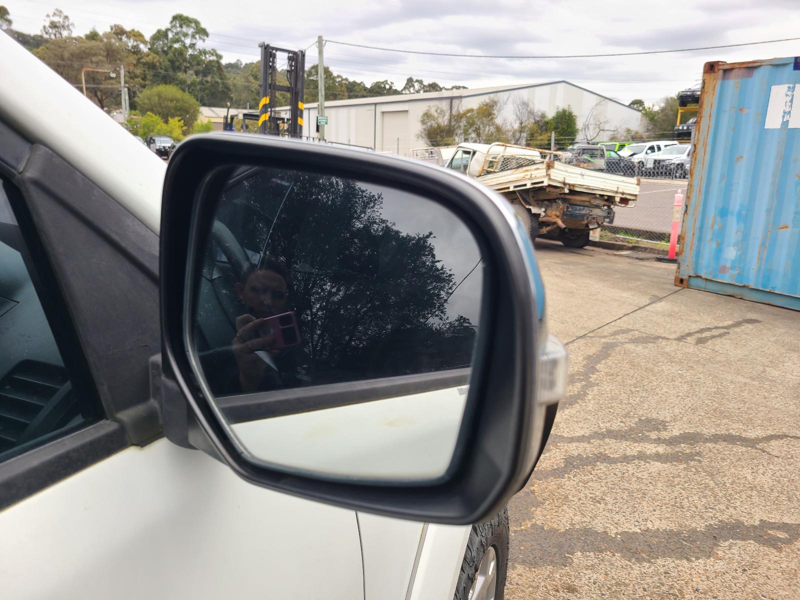 View Mitsubishi Triton 2014  