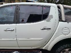 View Mitsubishi Triton 2014  