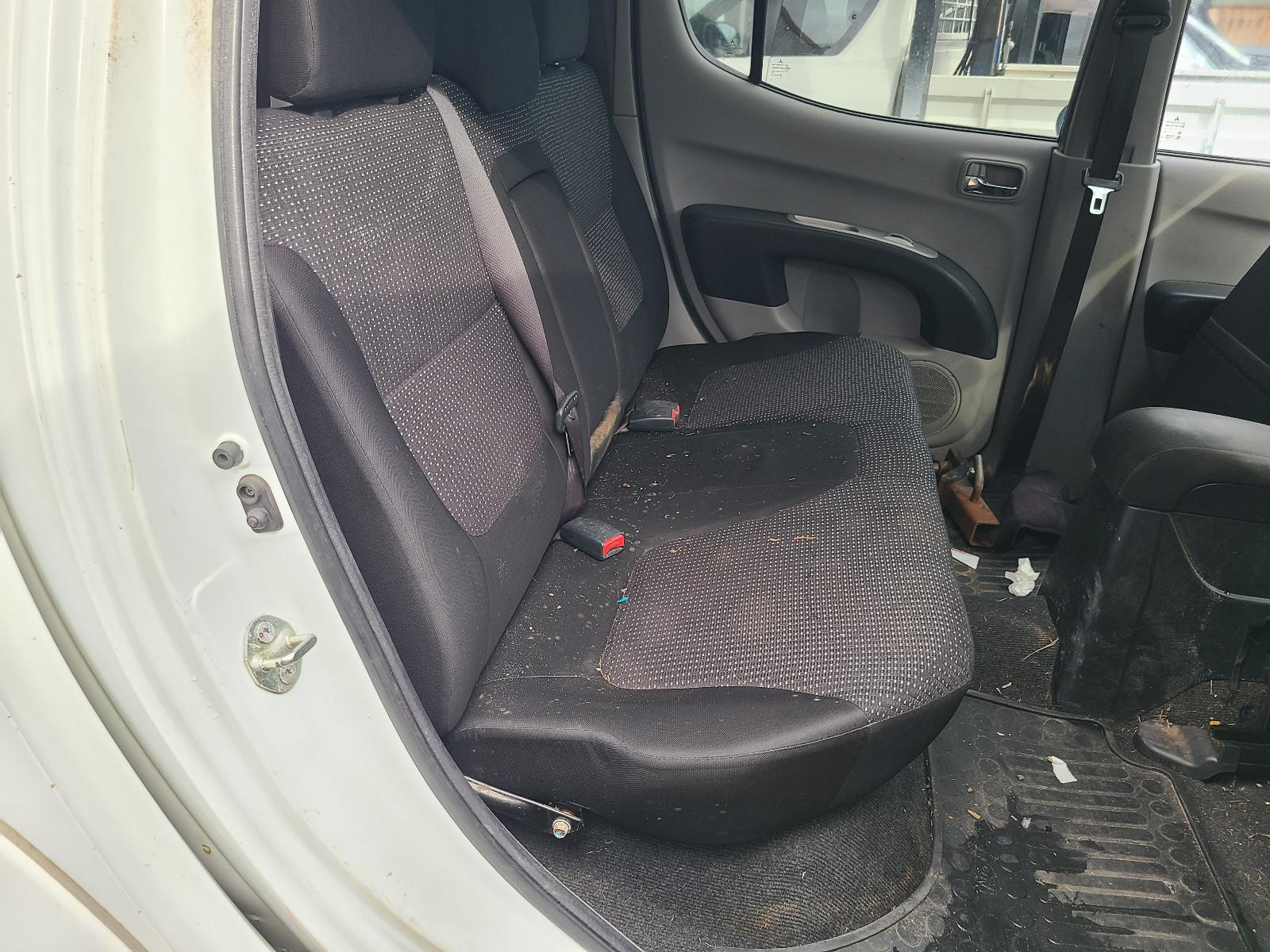 View Mitsubishi Triton 2014  