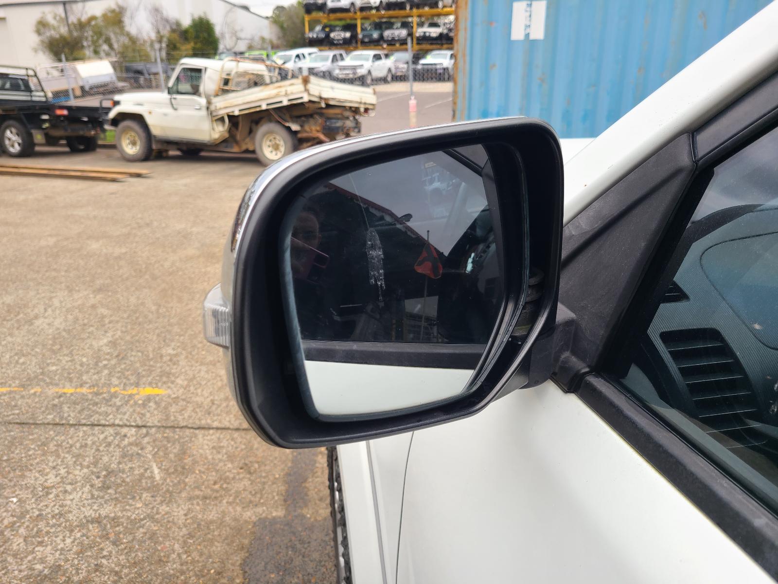 View Mitsubishi Triton 2014  