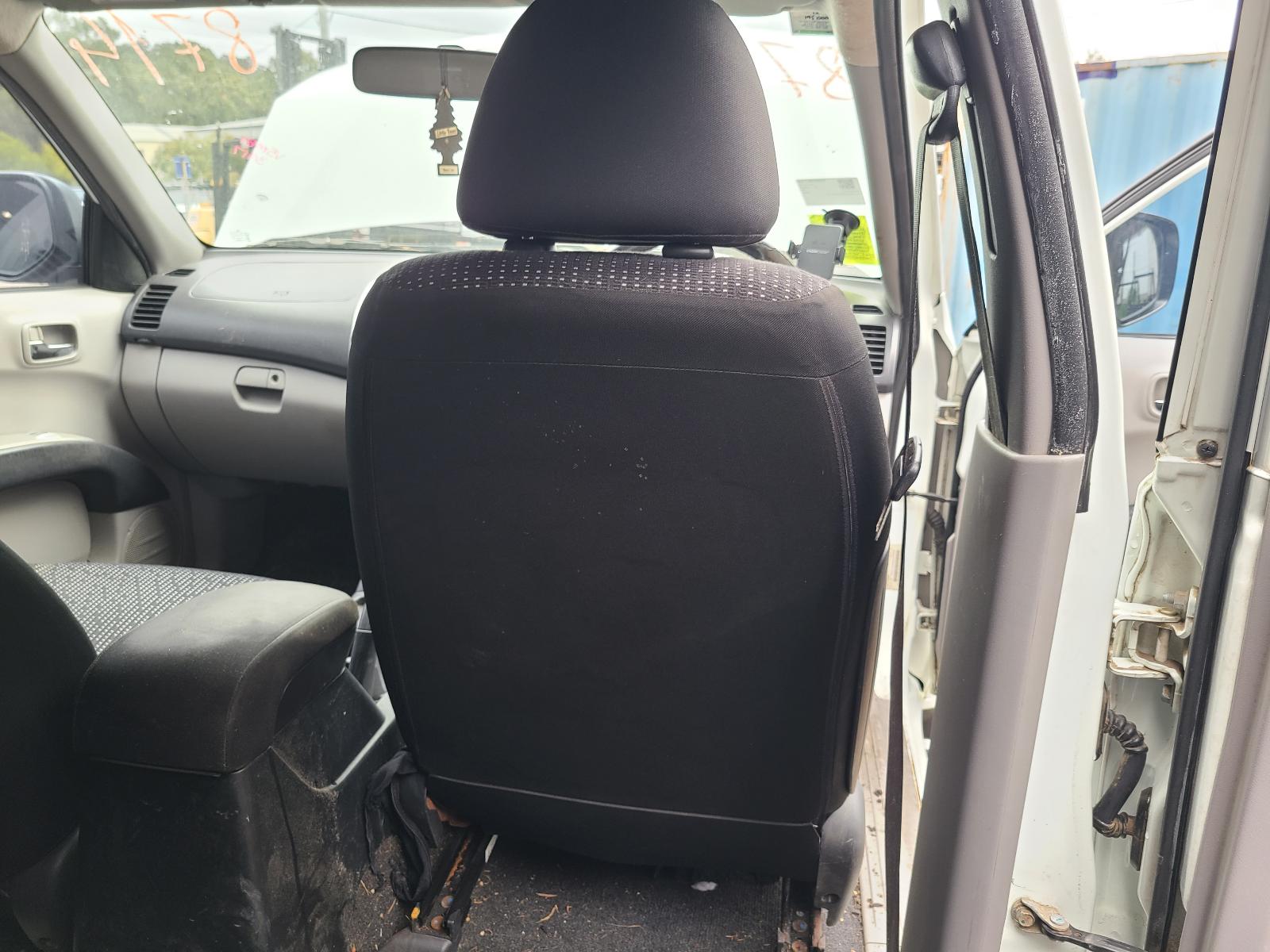 View Mitsubishi Triton 2014  