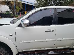 View Mitsubishi Triton 2014  