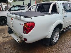 View Mitsubishi Triton 2014  