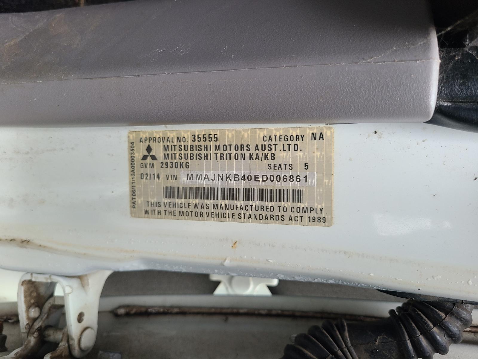 View Mitsubishi Triton 2014  