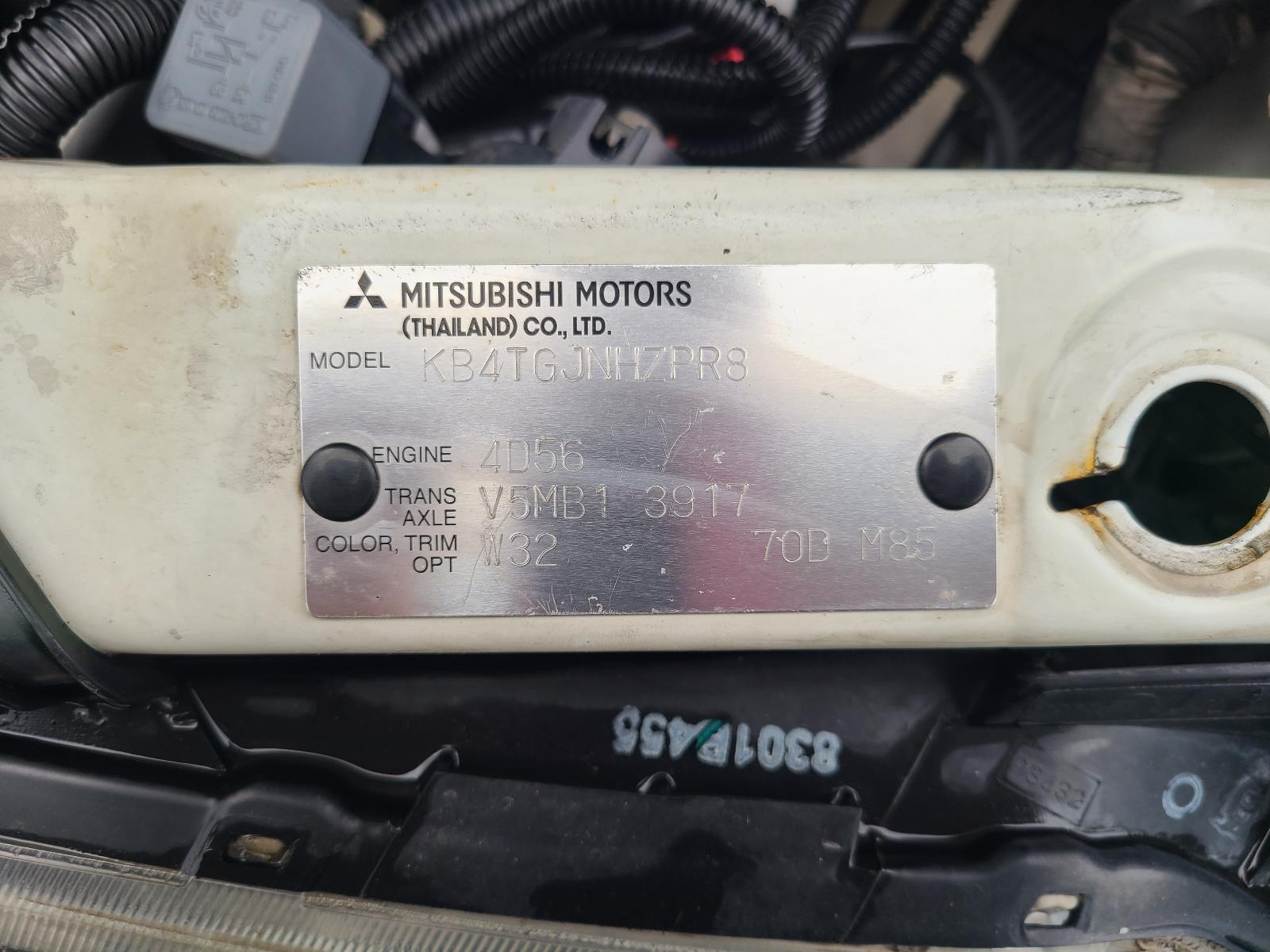 View Mitsubishi Triton 2014  