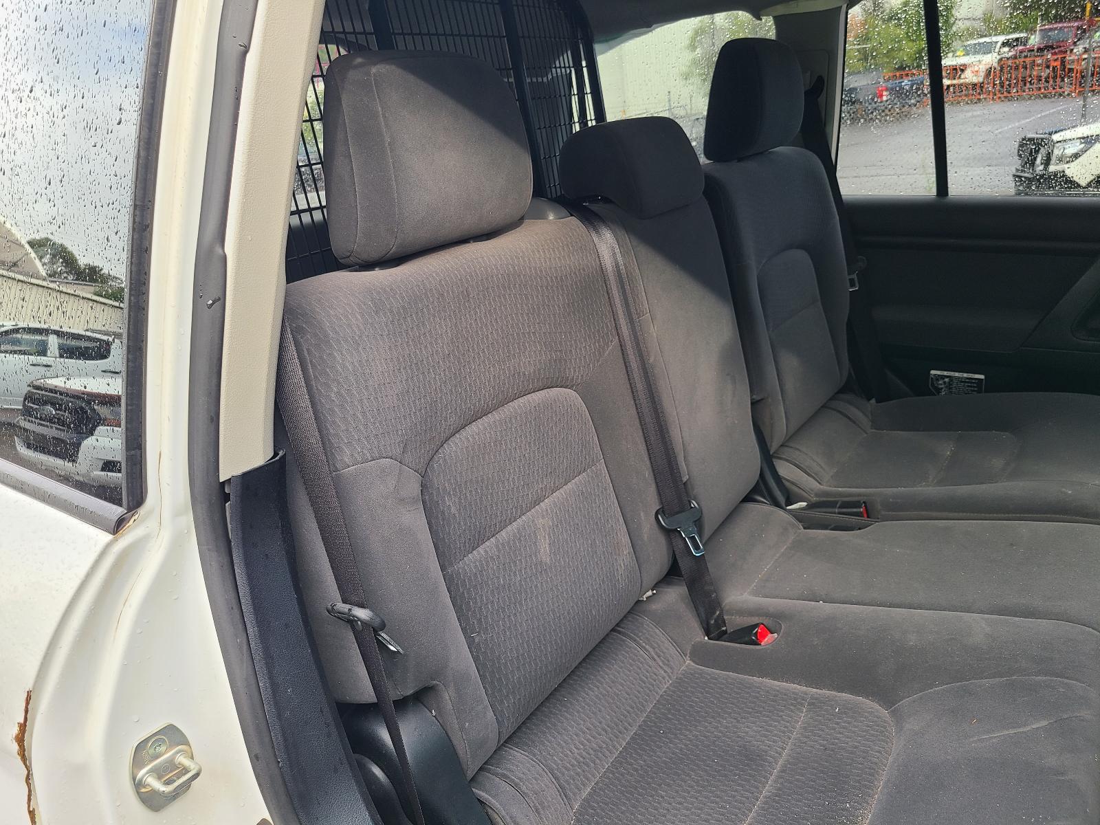 View Toyota Landcruiser 2015 4 Door Station Wagon
