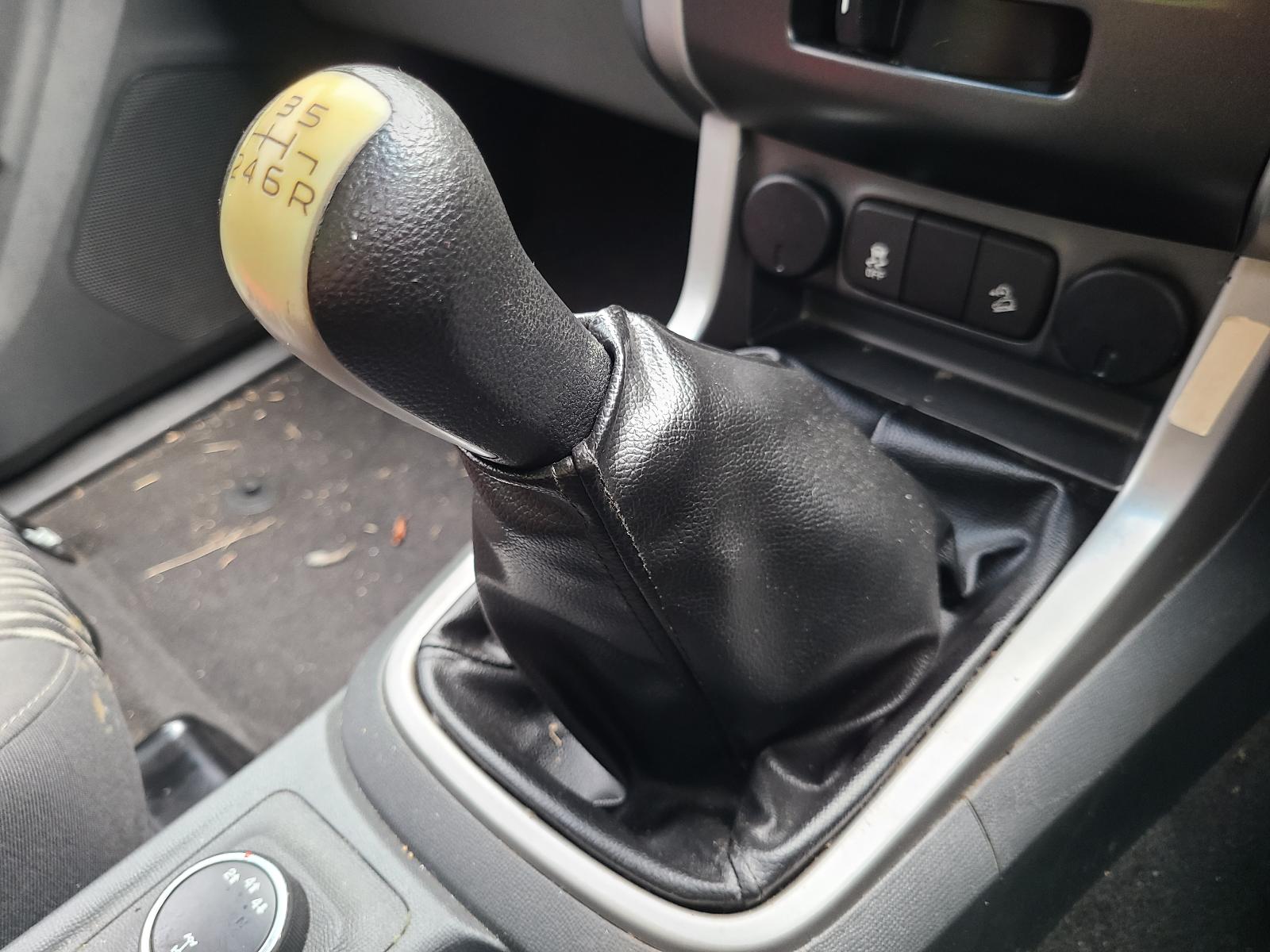 View Holden Colorado 2015  