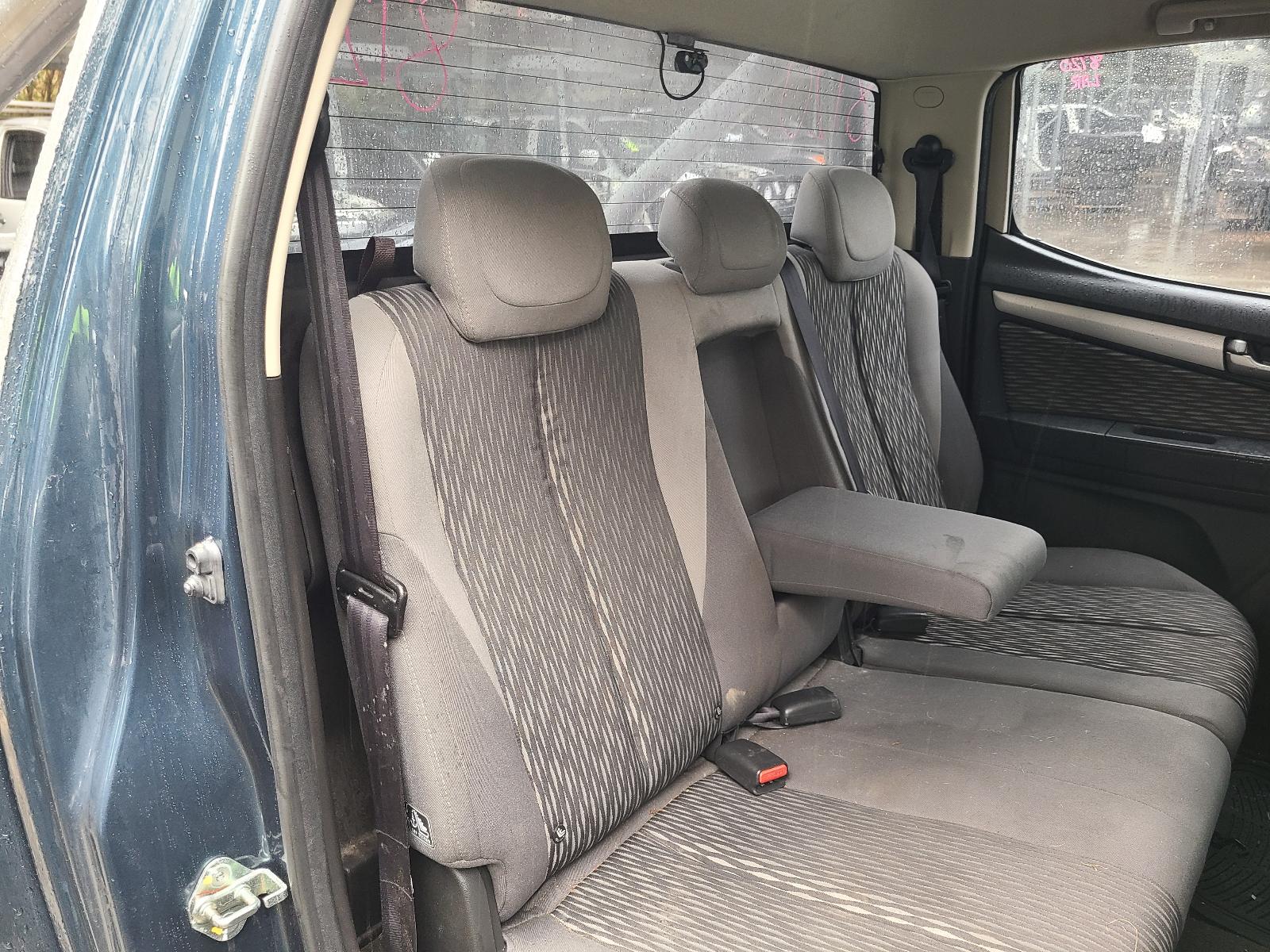 View Holden Colorado 2015  