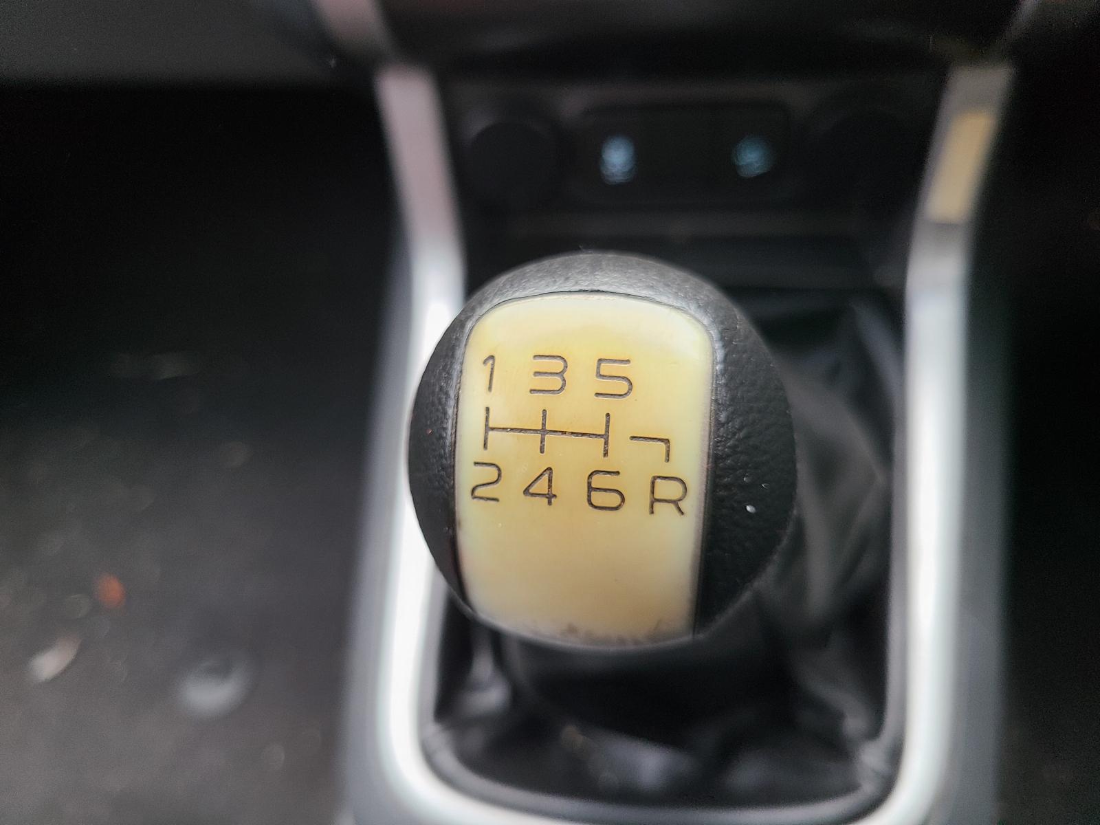 View Holden Colorado 2015  