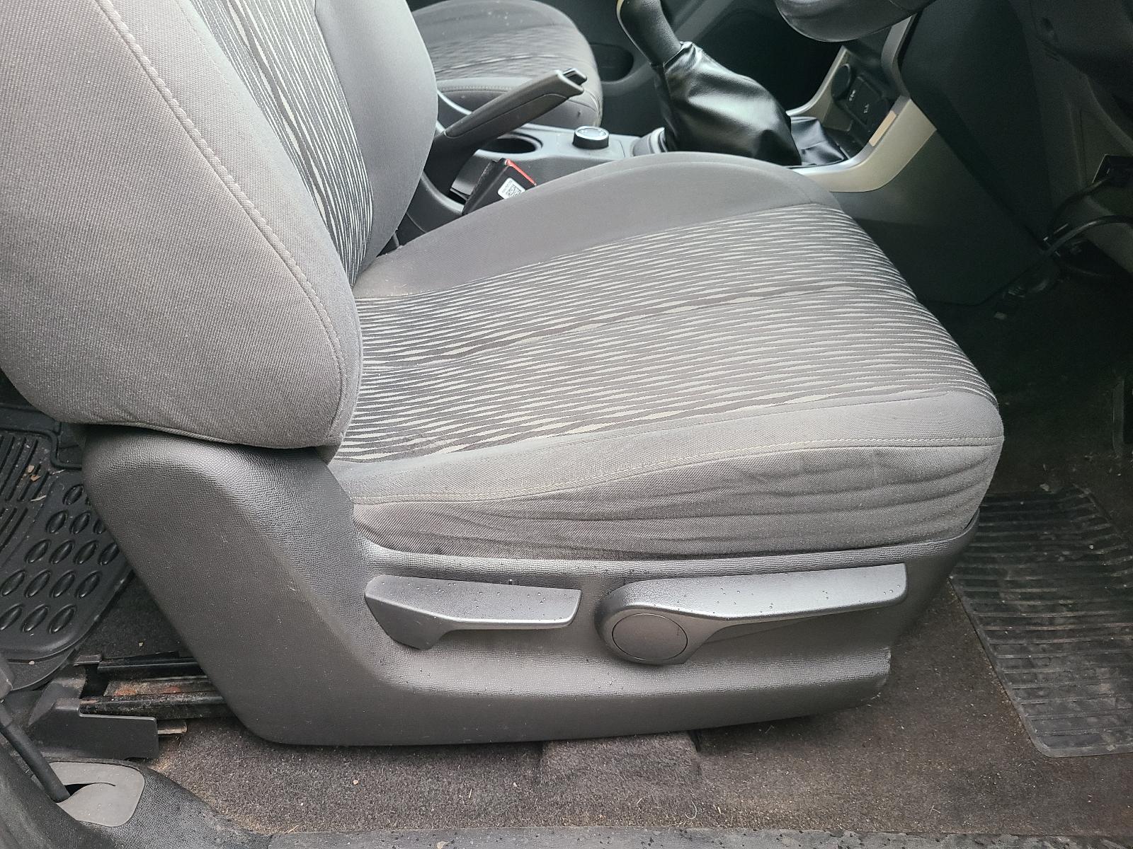 View Holden Colorado 2015  