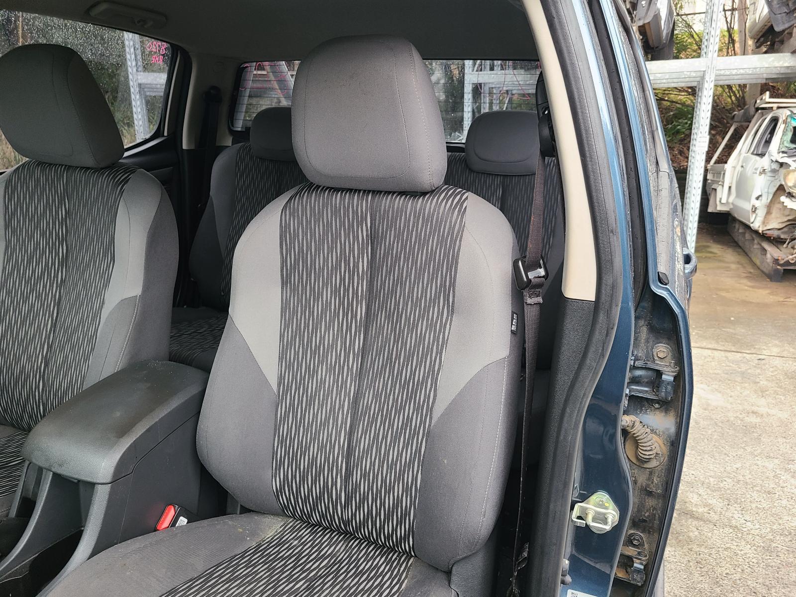 View Holden Colorado 2015  