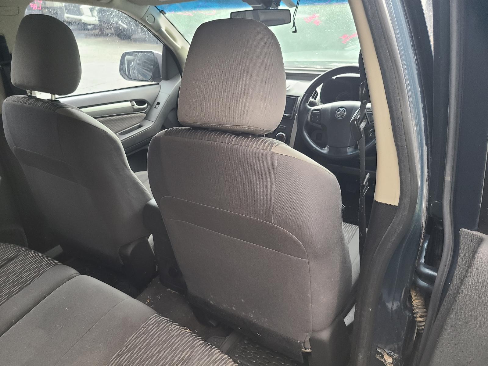 View Holden Colorado 2015  