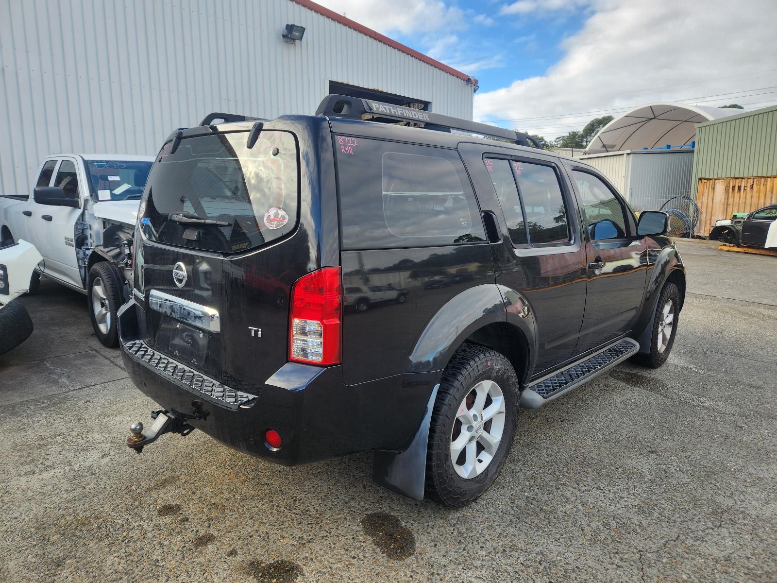 View Nissan Pathfinder 2007 4 Door Station Wagon