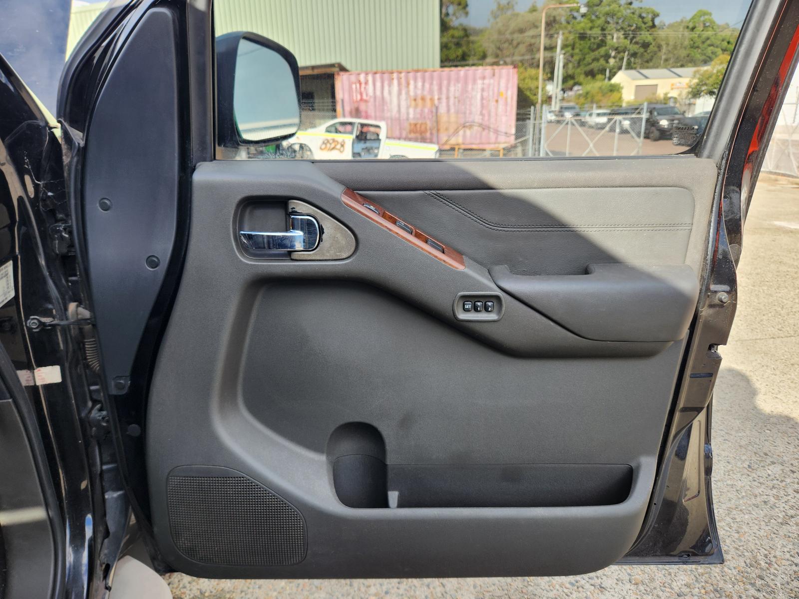 View Nissan Pathfinder 2007 4 Door Station Wagon