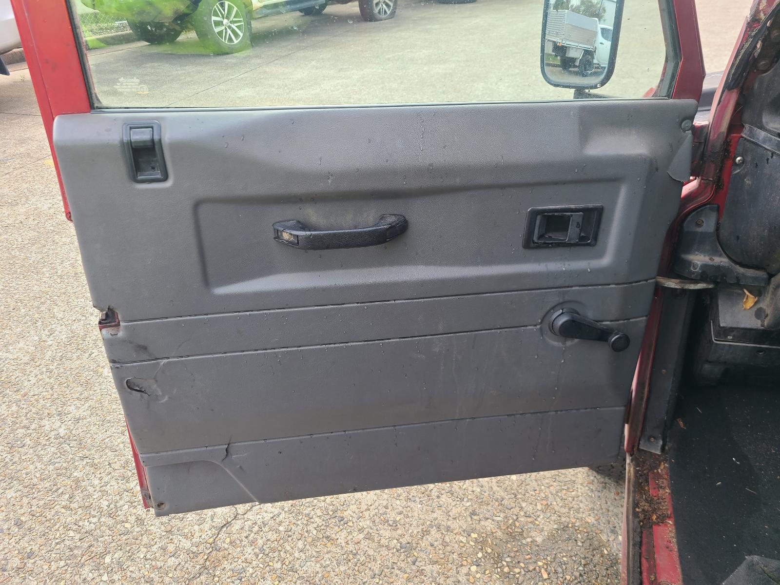View Land Rover Defender 1999 4 Door Station Wagon