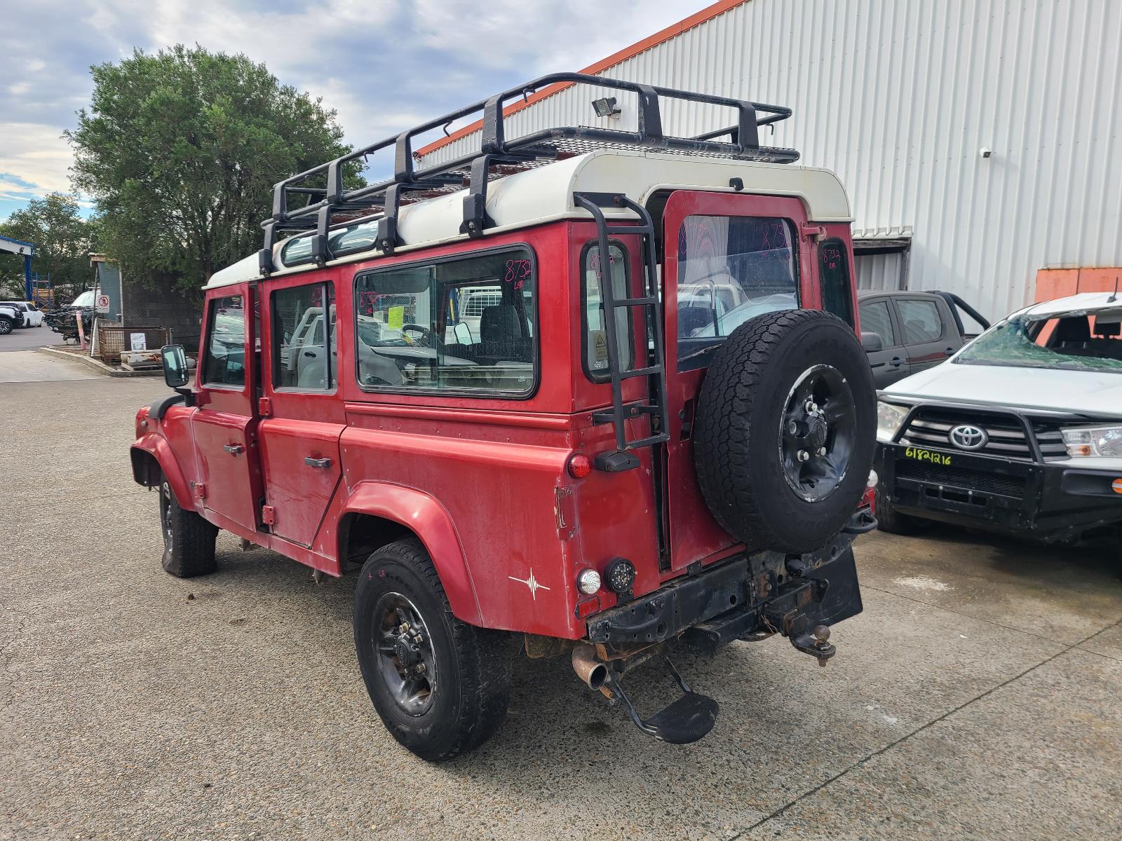 View Land Rover Defender 1999 4 Door Station Wagon