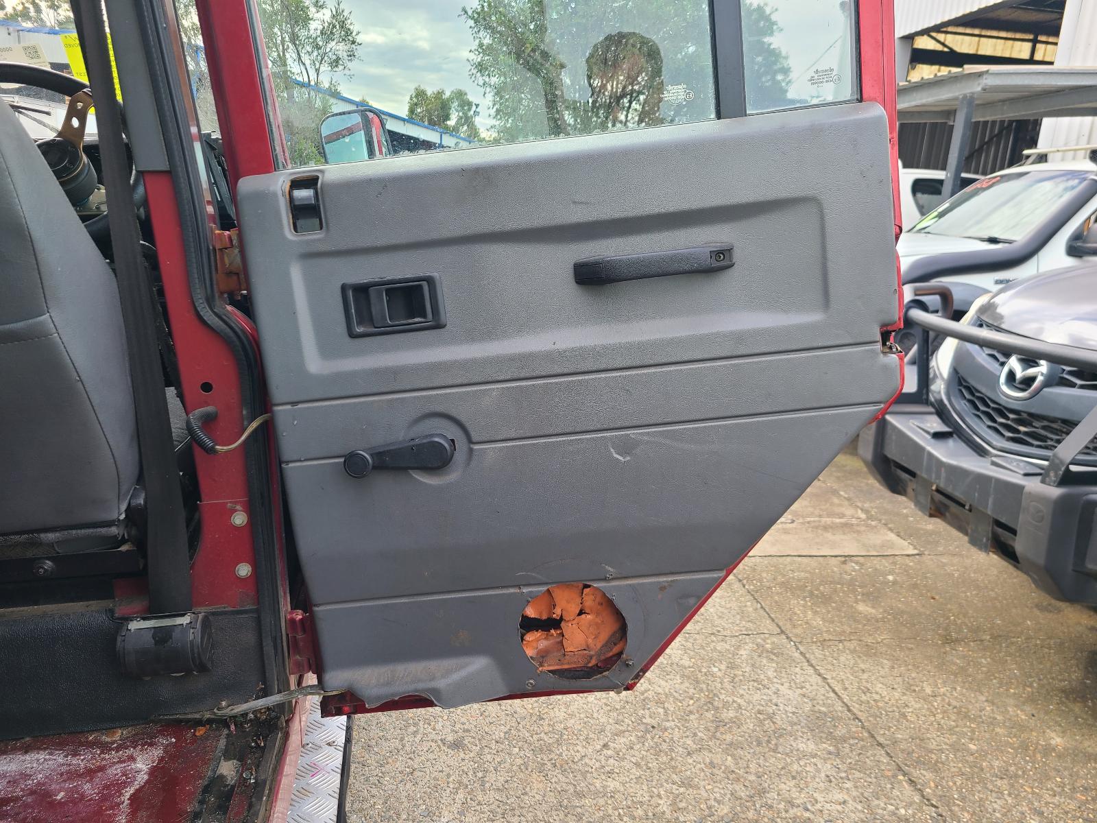 View Land Rover Defender 1999 4 Door Station Wagon