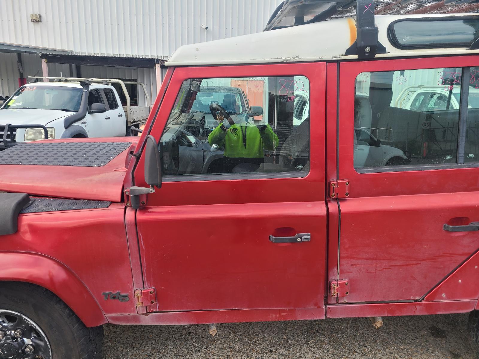 View Land Rover Defender 1999 4 Door Station Wagon