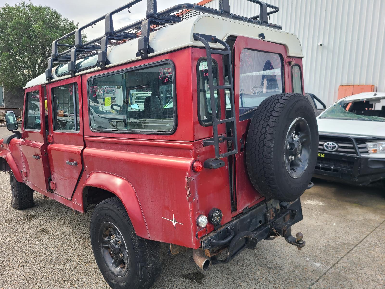 View Land Rover Defender 1999 4 Door Station Wagon
