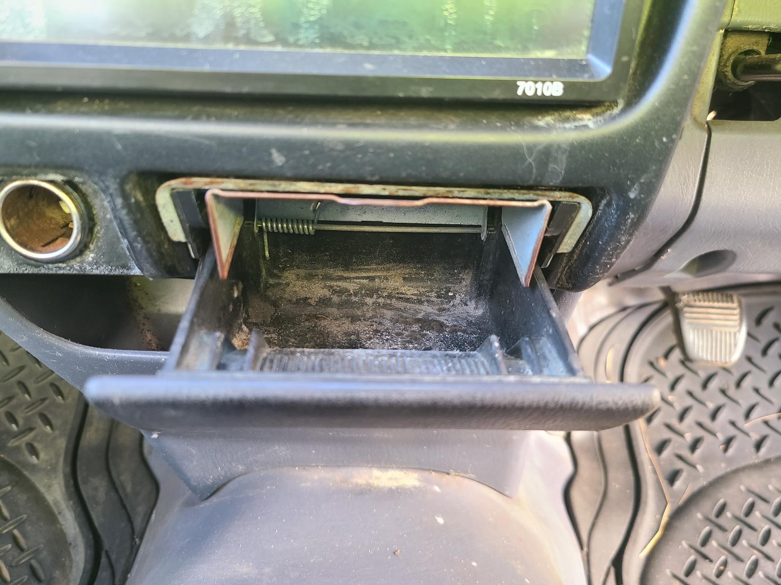 View Auto part Ashtray Toyota Hilux 2003