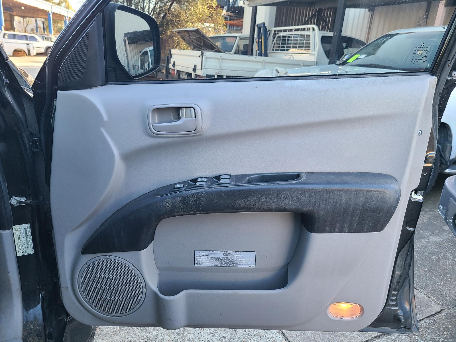 View Mitsubishi Triton 2014 4 Door Utility