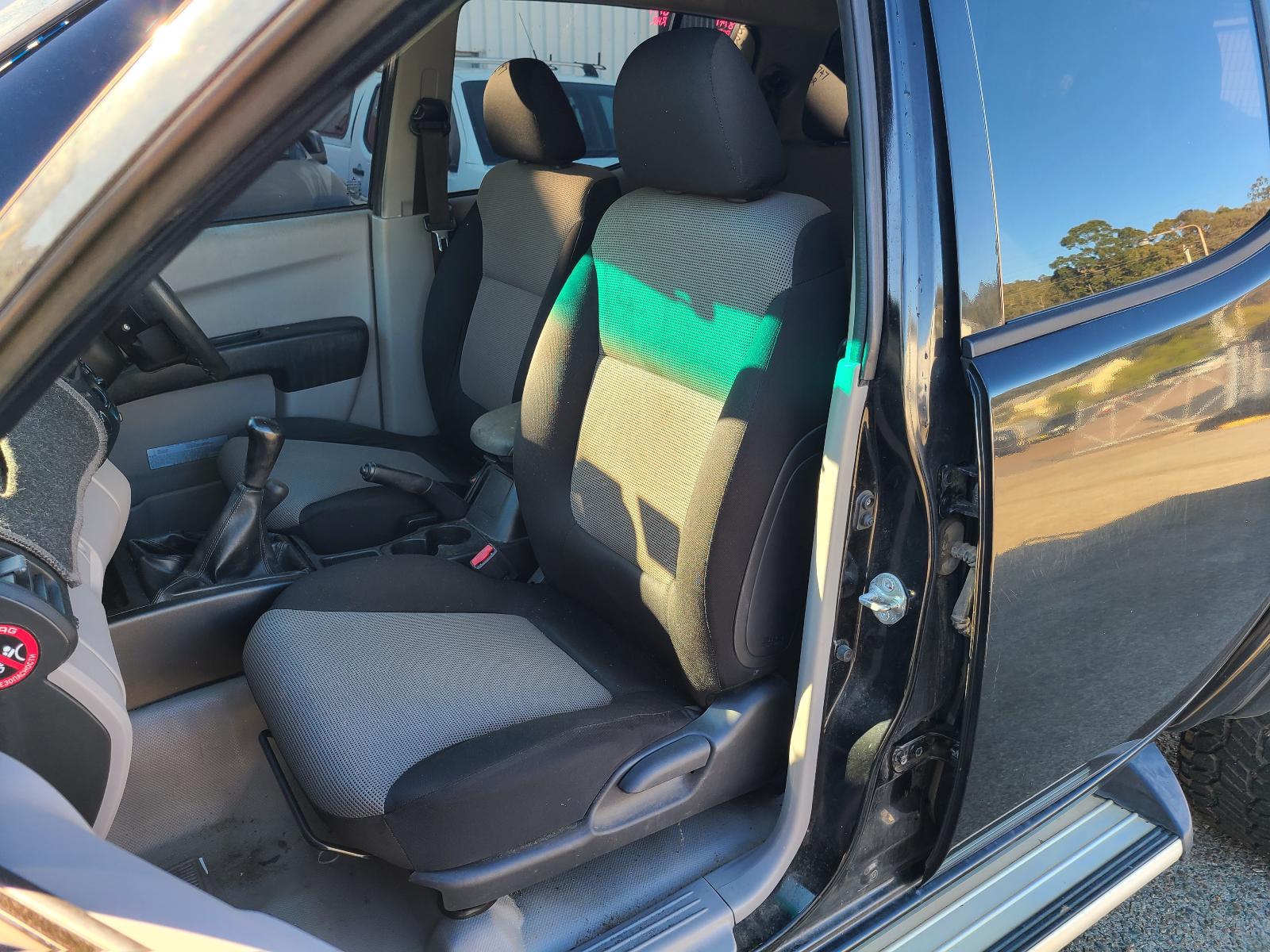 View Mitsubishi Triton 2014 4 Door Utility