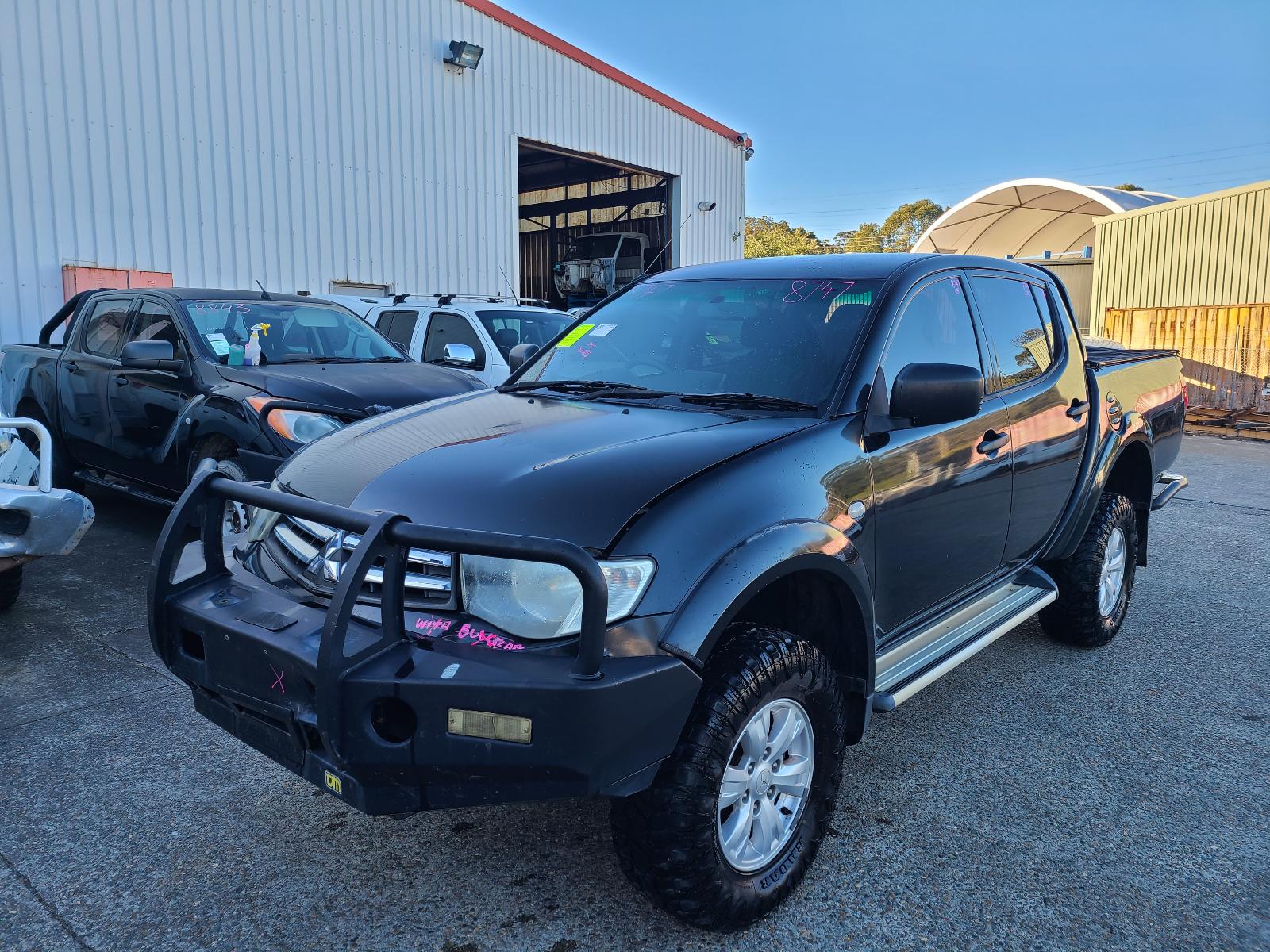 View Mitsubishi Triton 2014 4 Door Utility