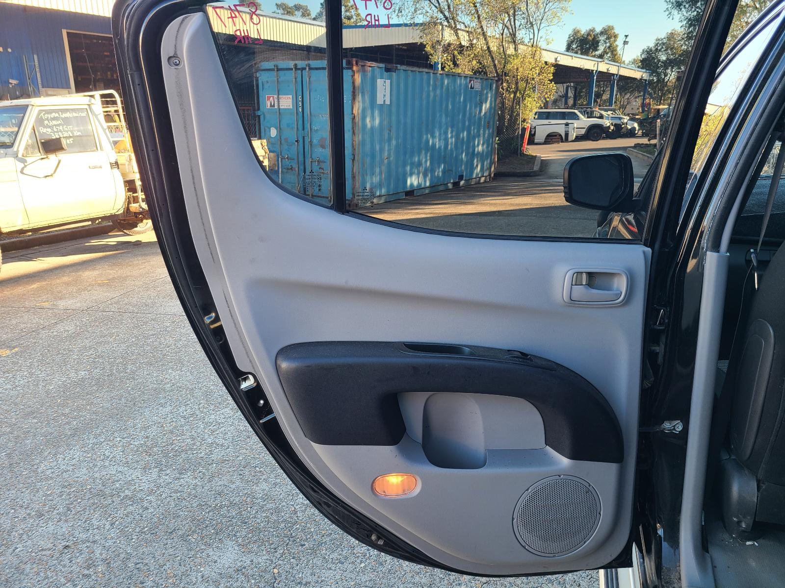 View Mitsubishi Triton 2014 4 Door Utility