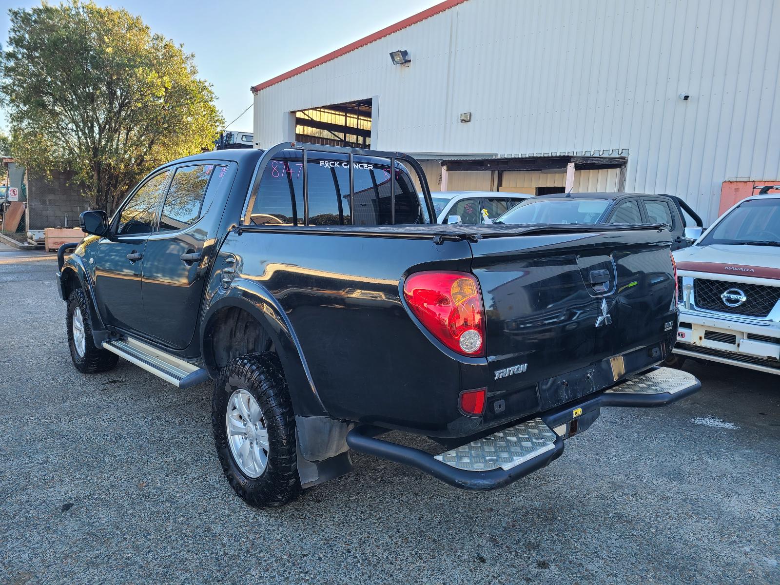 View Mitsubishi Triton 2014 4 Door Utility