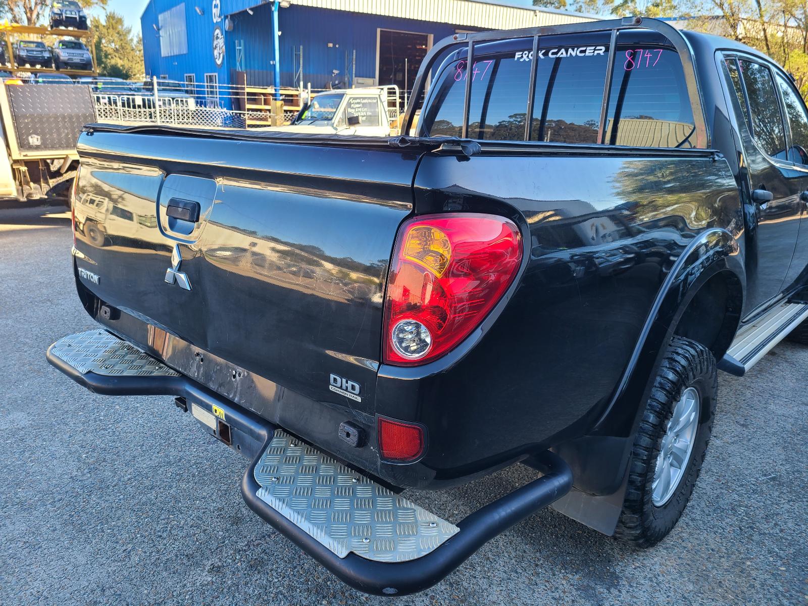 View Mitsubishi Triton 2014 4 Door Utility