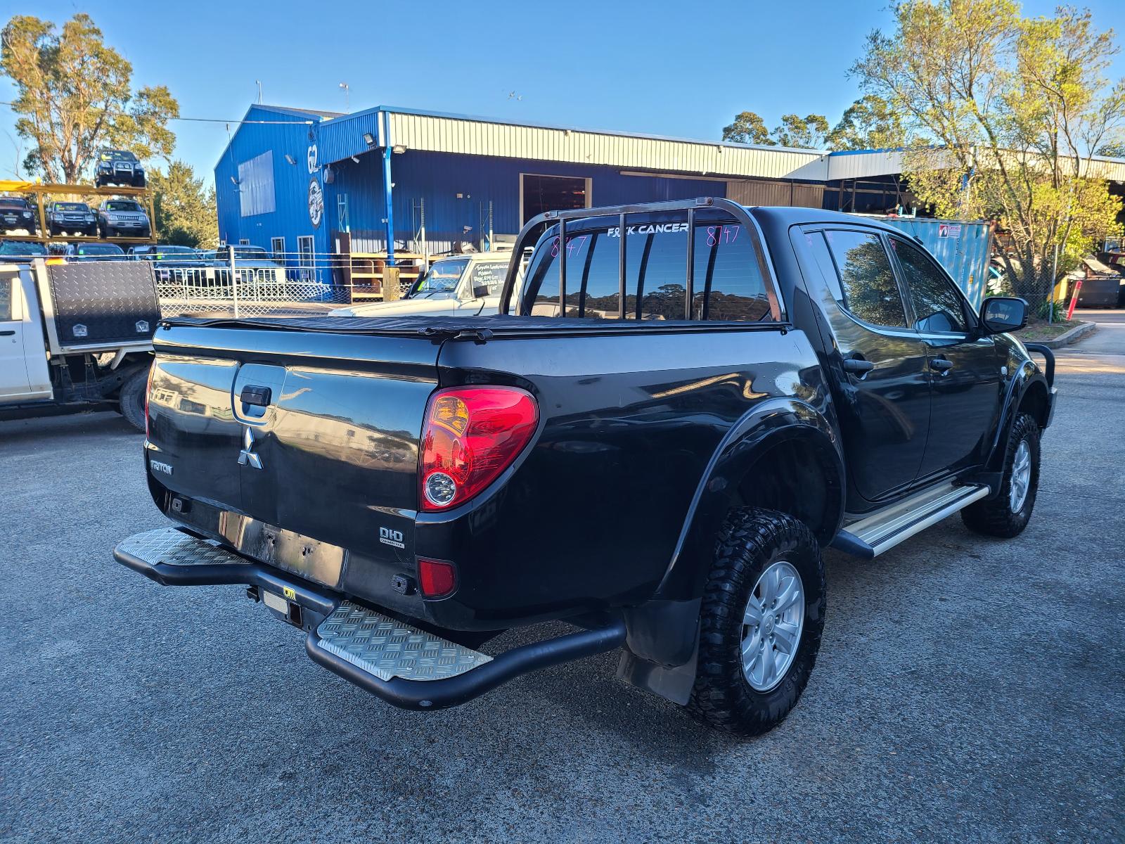 View Mitsubishi Triton 2014 4 Door Utility