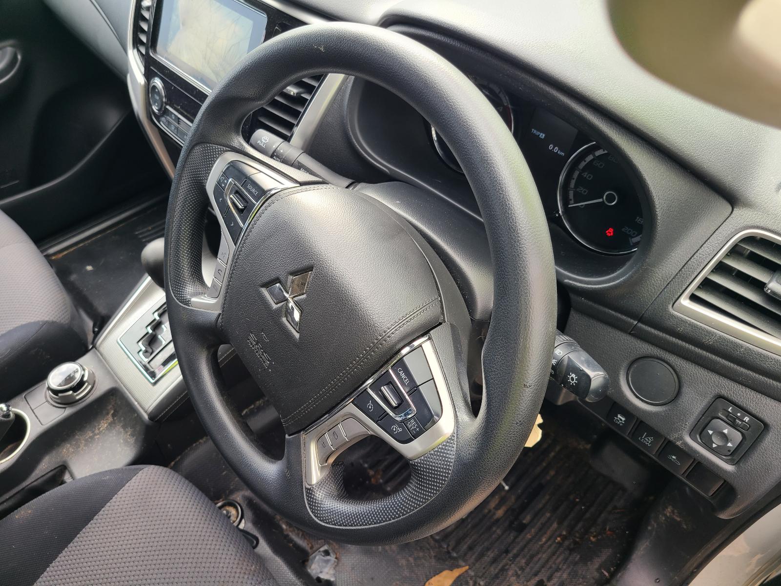 View Mitsubishi Triton 2020  