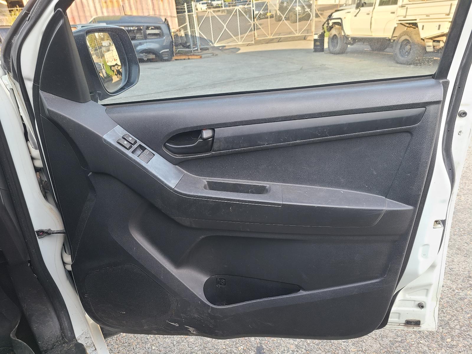 View Isuzu Dmax 2016 2 Door Pickup