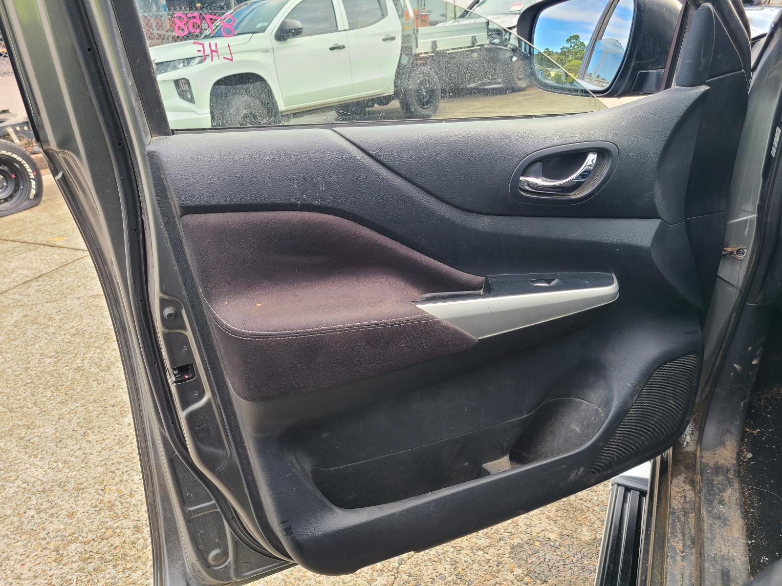 View Nissan Navara 2018  