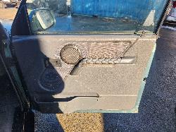 View Land Rover Discovery 1997 4 Door Station Wagon