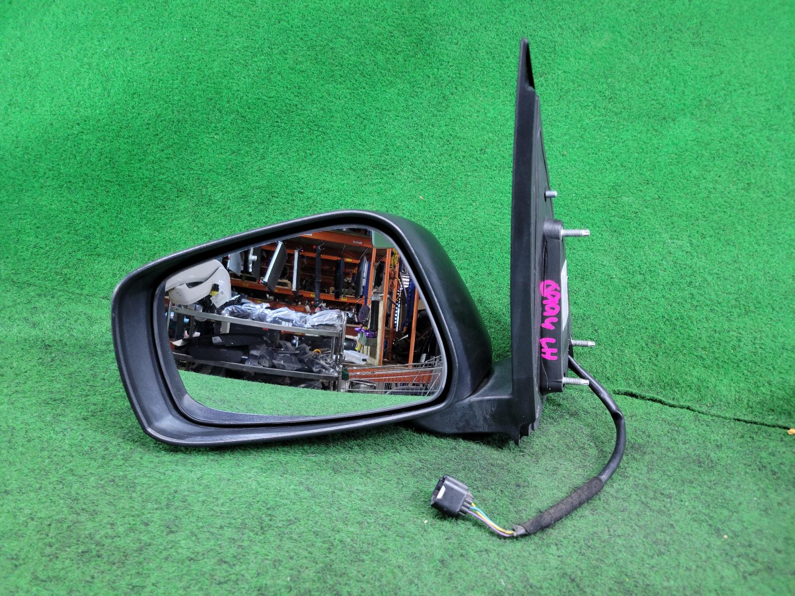 2005 Nissan Pathfinder Left Door Mirror View Auto part Left Door Mirror Nissan Pathfinder 2005