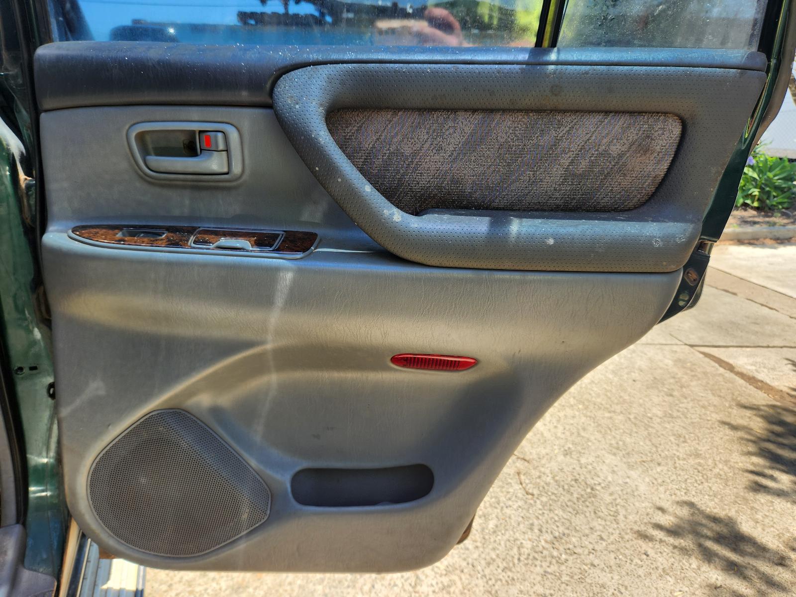 View Toyota Landcruiser 1999 4 Door Station Wagon