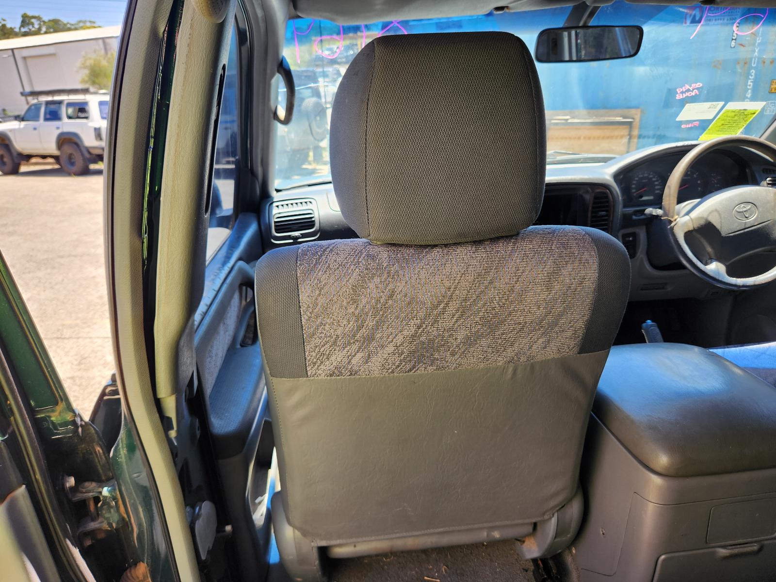 View Toyota Landcruiser 1999 4 Door Station Wagon