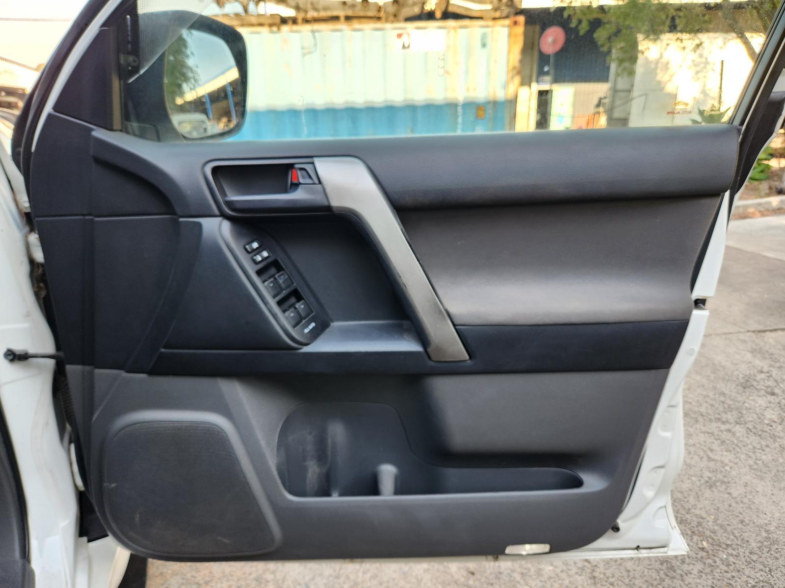 View Toyota Prado 2011 4 Door Station Wagon