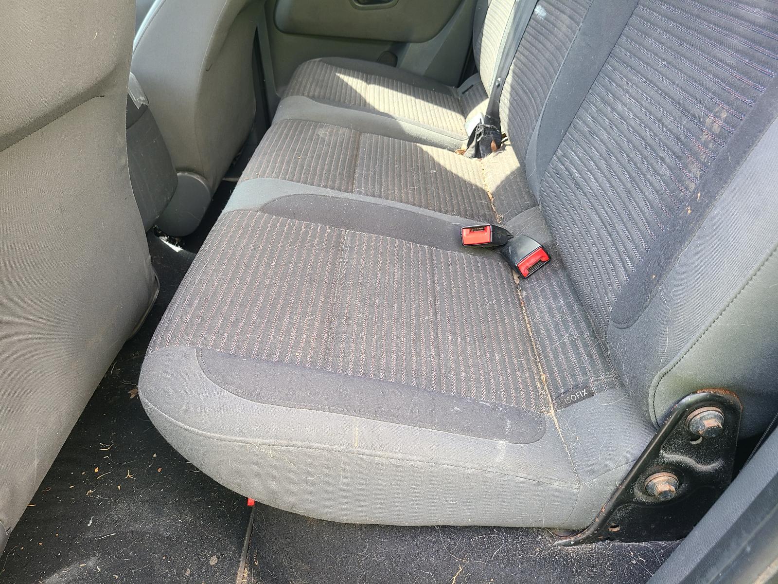 View Volkswagen Amarok 2012  
