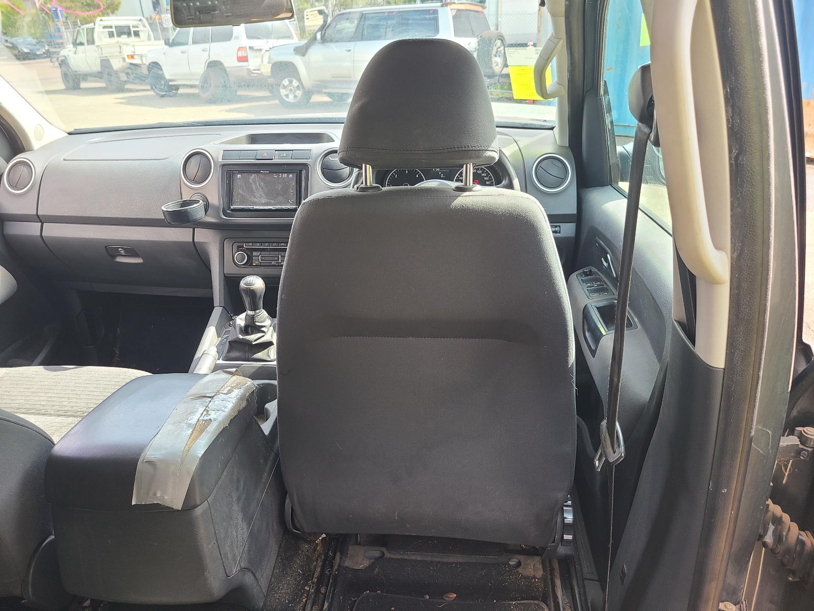 View Volkswagen Amarok 2012  