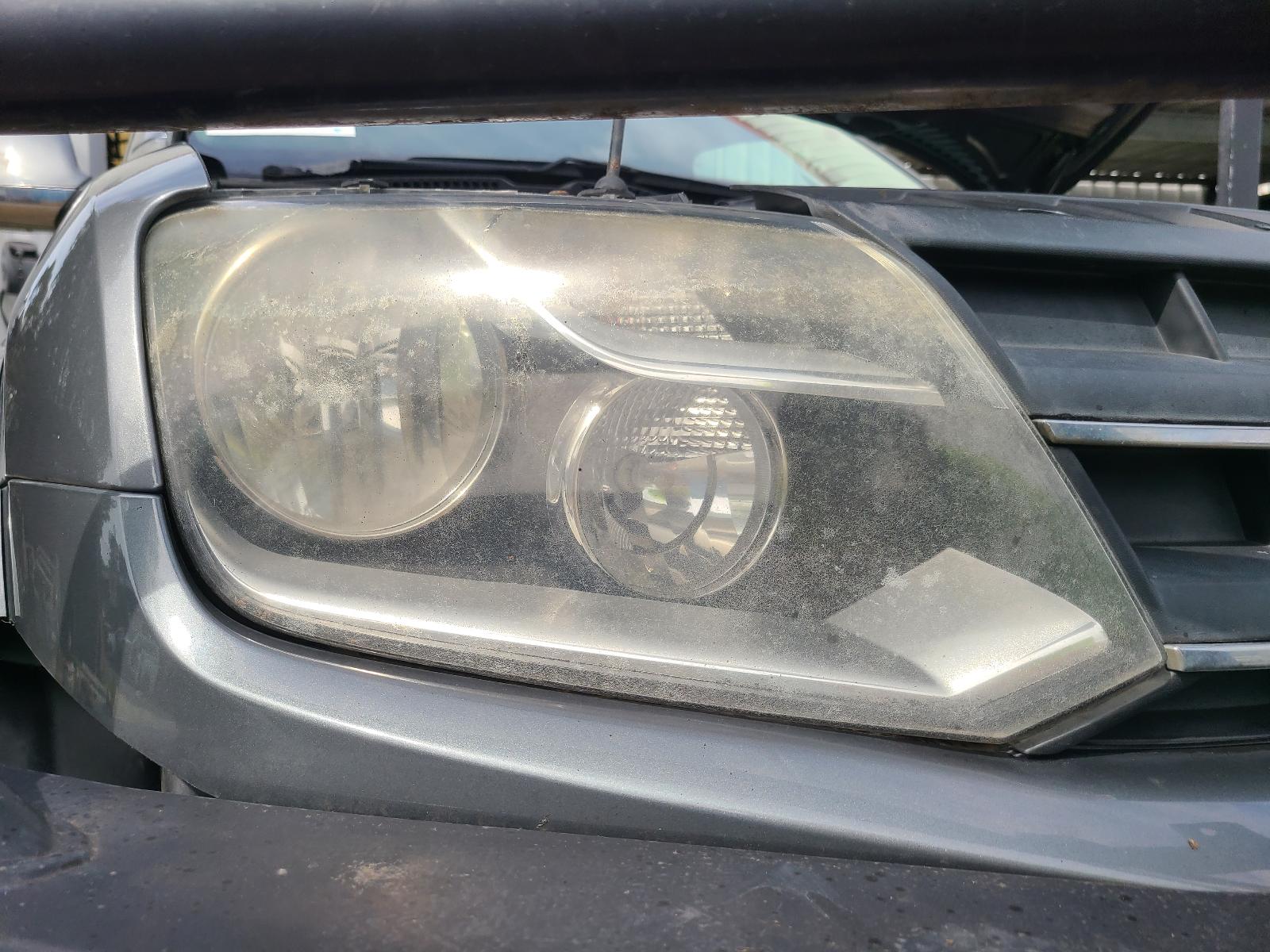 View Volkswagen Amarok 2012  