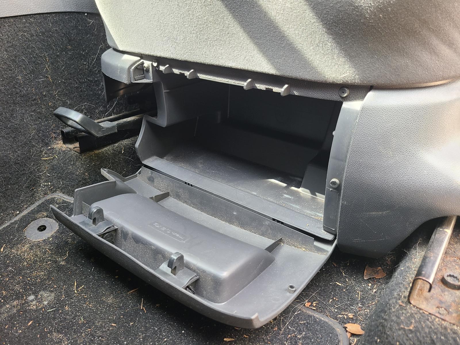 View Volkswagen Amarok 2012  