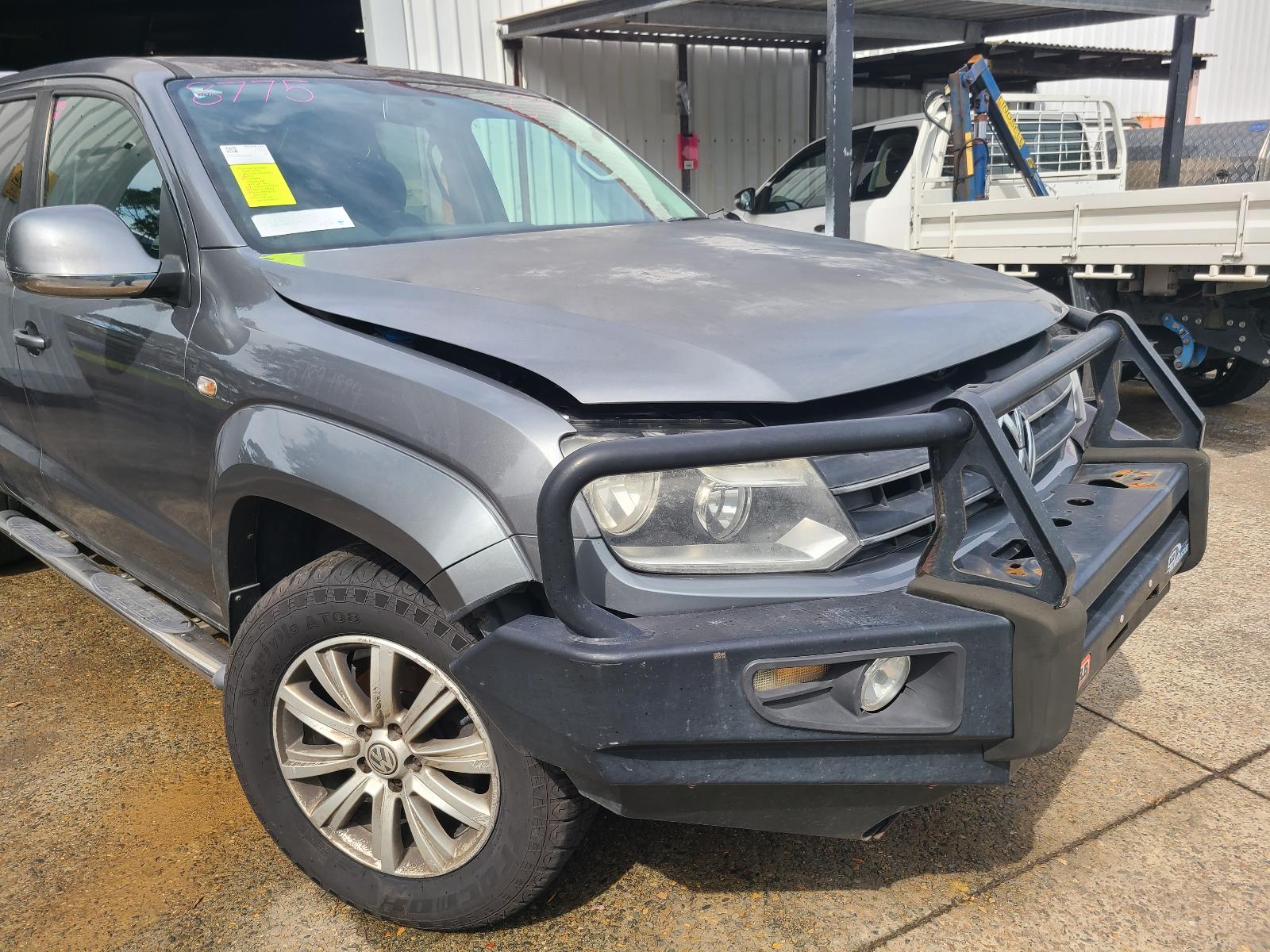 View Volkswagen Amarok 2012  