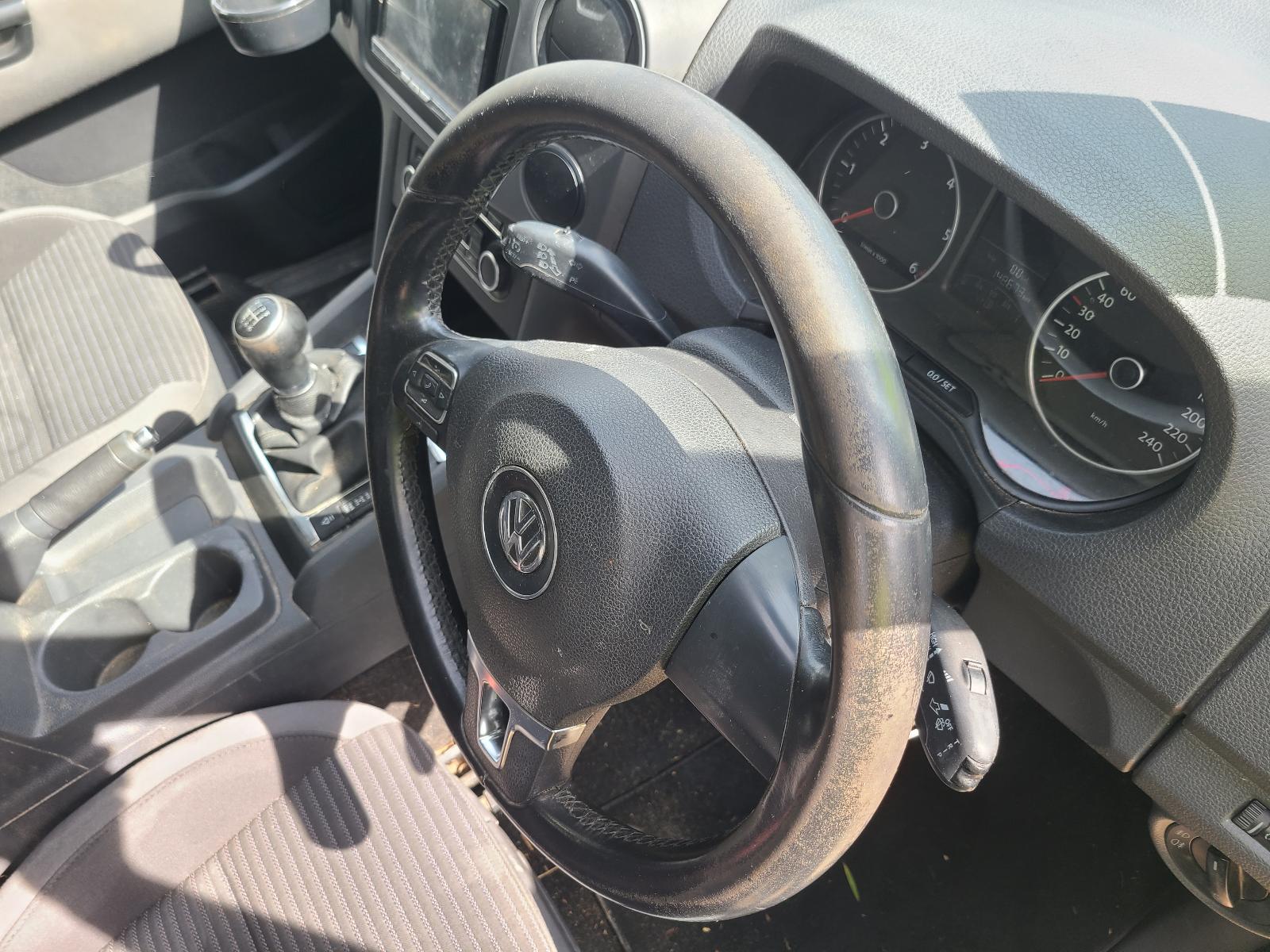 View Volkswagen Amarok 2012  